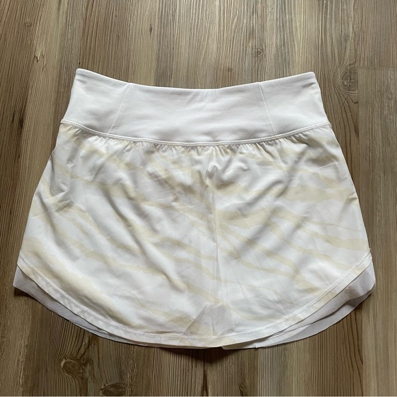 Calia Athletic Skort Small White Ivory Tulip Hem Size M Golf Tennis Pickleball - Picture 2 of 13